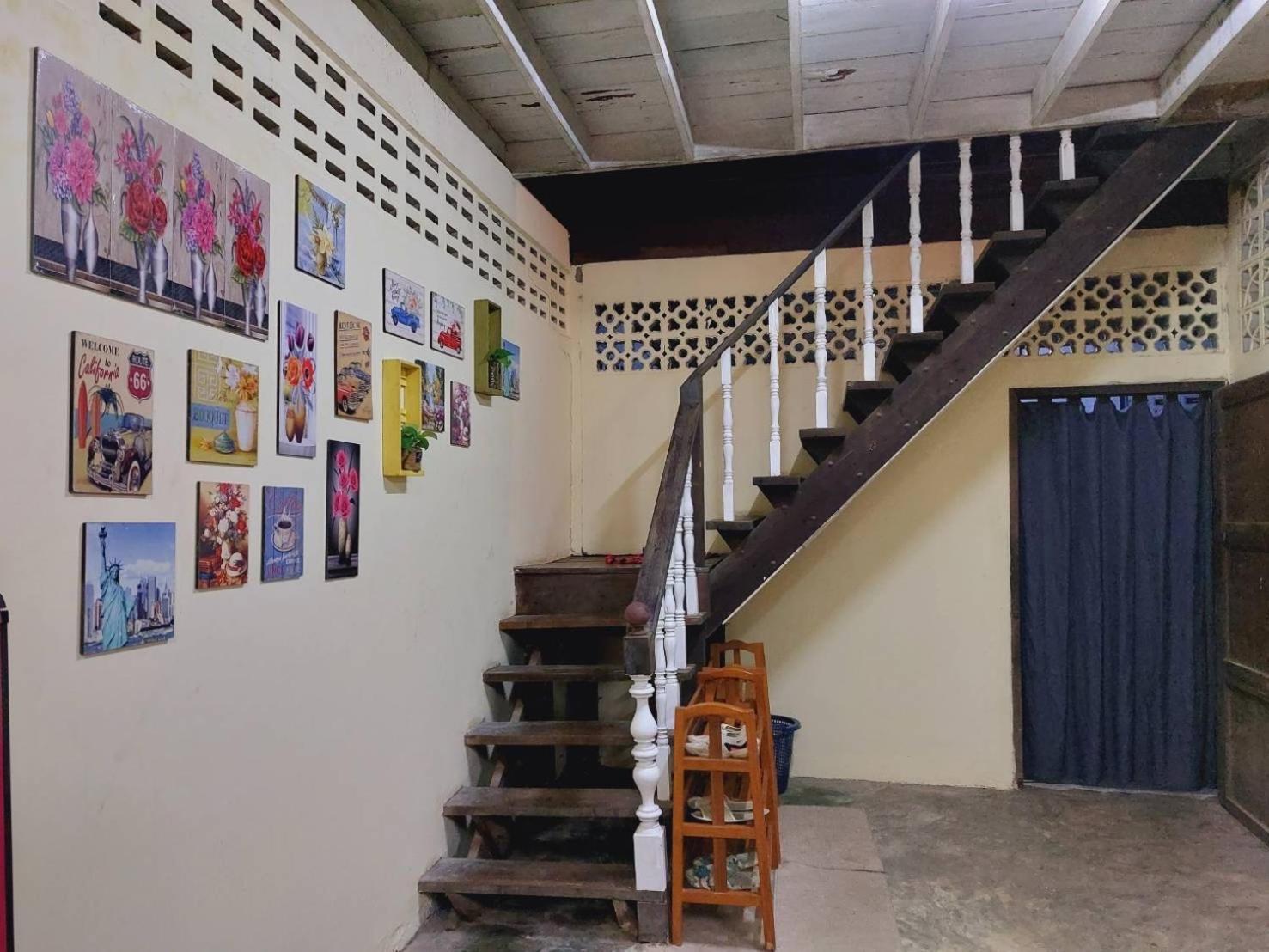 Hostelbed And Retreat Phitsanulok Esterno foto
