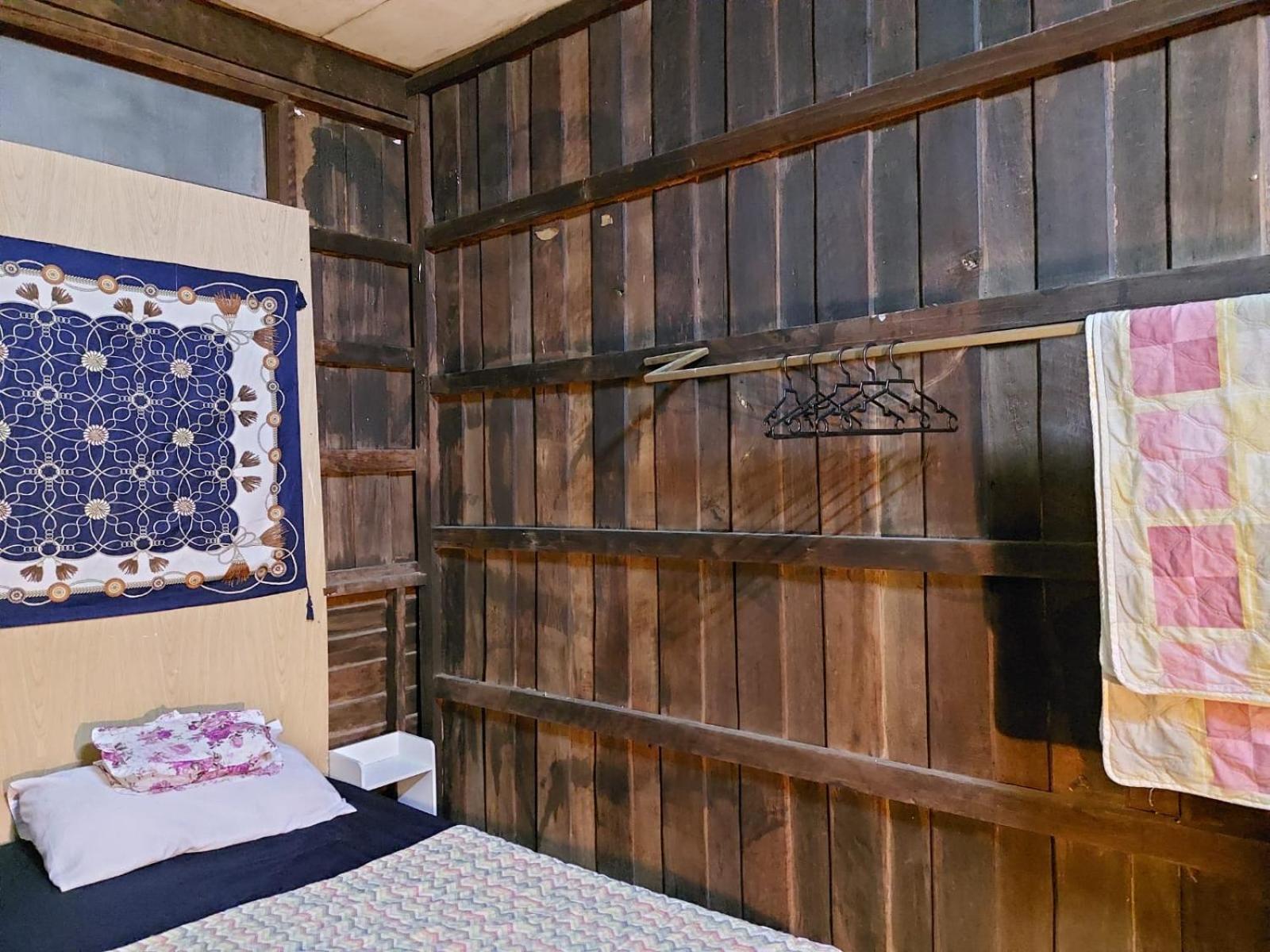 Hostelbed And Retreat Phitsanulok Esterno foto