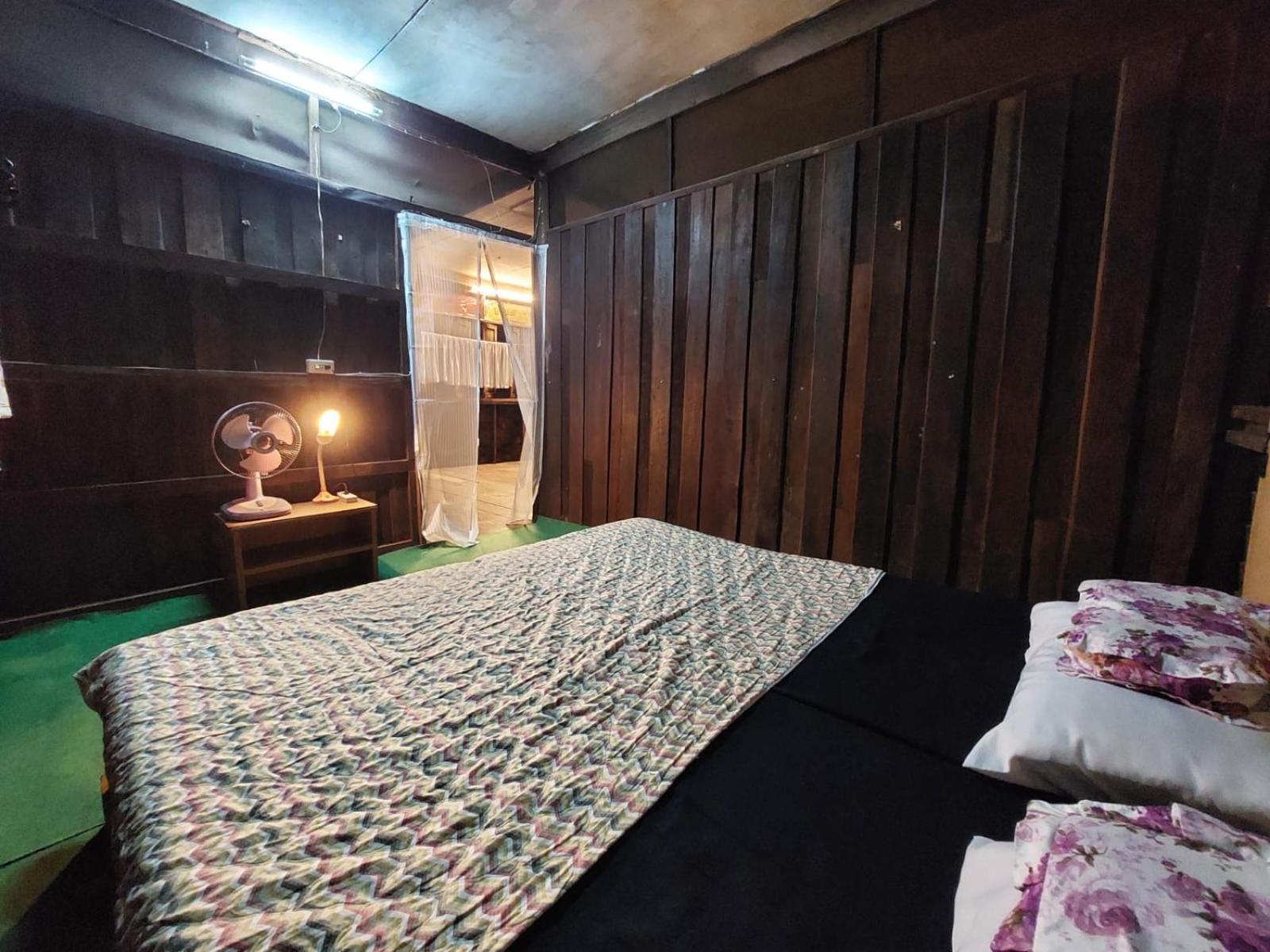 Hostelbed And Retreat Phitsanulok Esterno foto