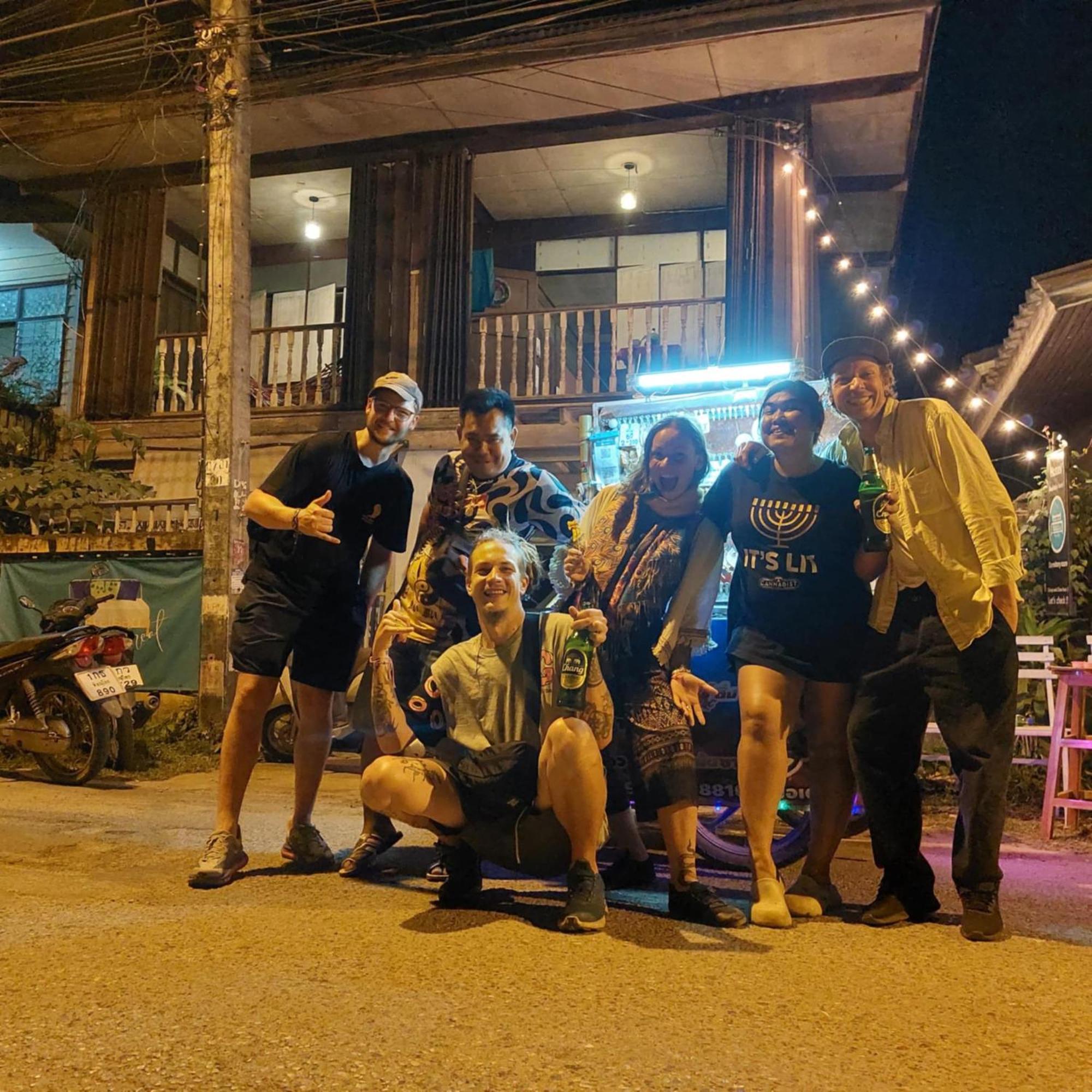Hostelbed And Retreat Phitsanulok Esterno foto
