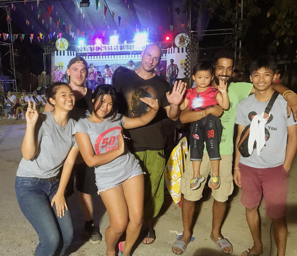 Hostelbed And Retreat Phitsanulok Esterno foto